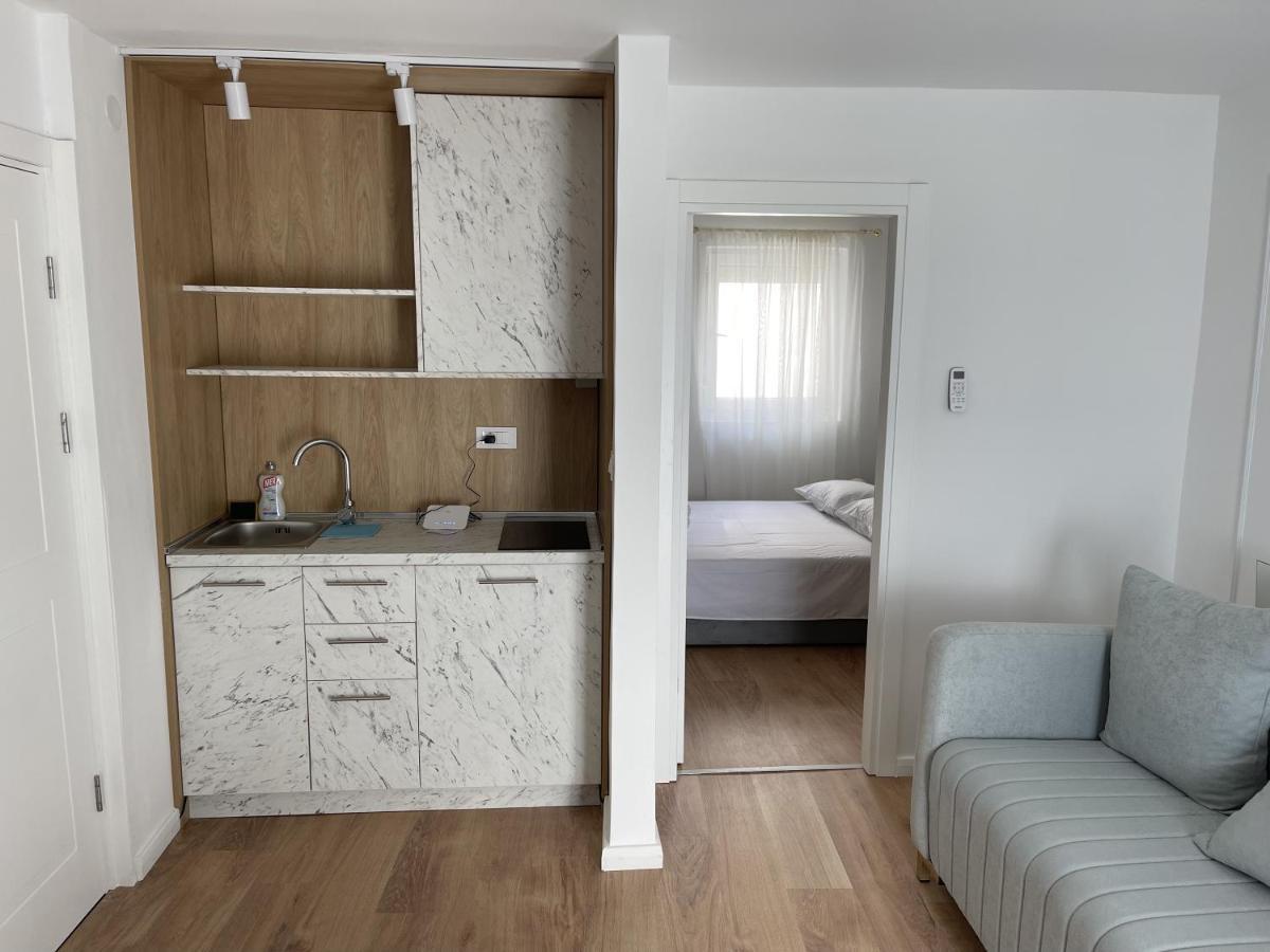 Lungomare Apartments Petrovac Eksteriør bilde