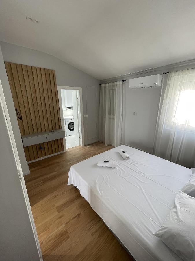 Lungomare Apartments Petrovac Eksteriør bilde