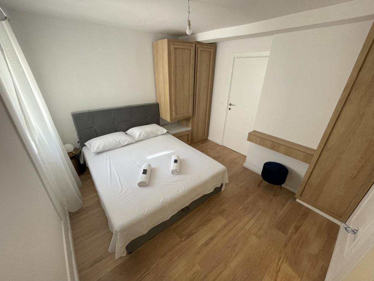 Lungomare Apartments Petrovac Eksteriør bilde