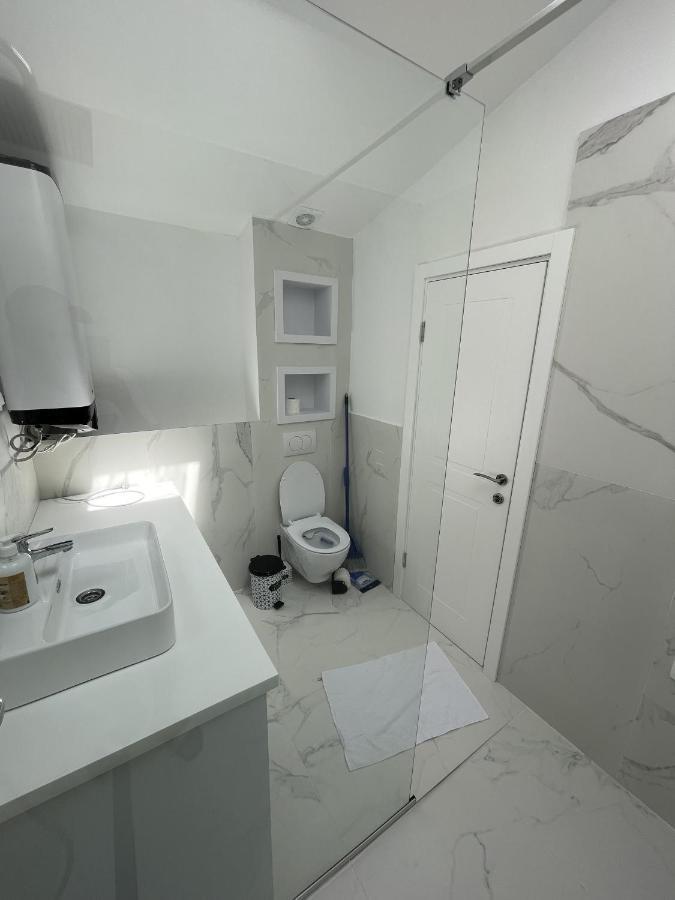 Lungomare Apartments Petrovac Eksteriør bilde
